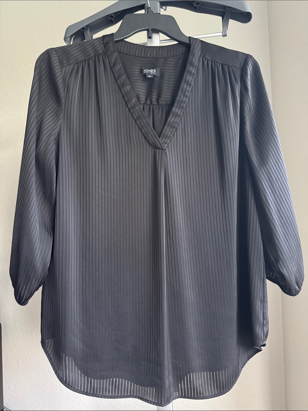 Jones New York Black Sheer V-Neck Pintuck Blouse